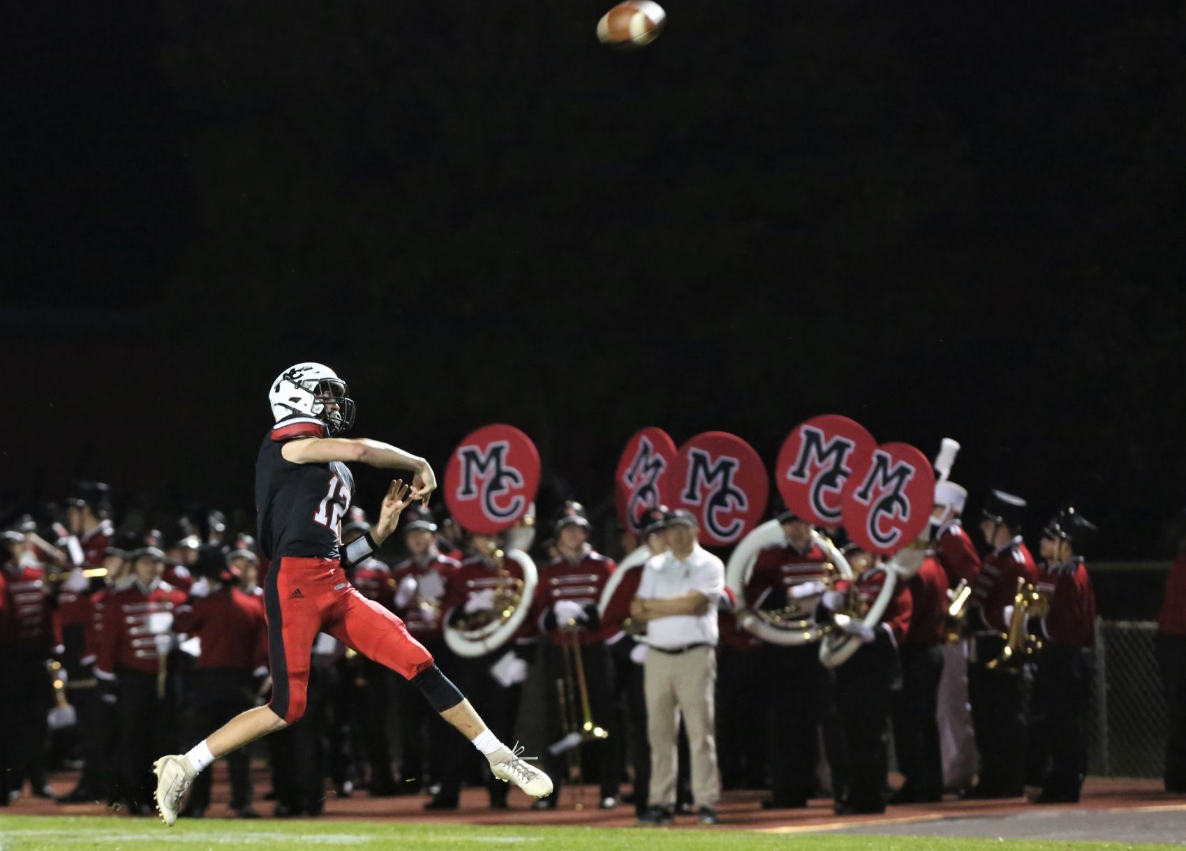 Mason City High School vs Charles City football - Hobart